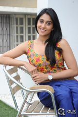 Regina Cassandra at Pilla Nuvvu Leni Jeevitham Press Meet